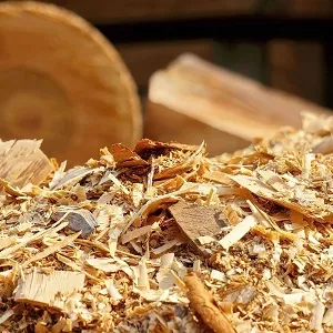 Лиственные опилки оптом в Уссурийске и других различных марок заказать от 16 тонн